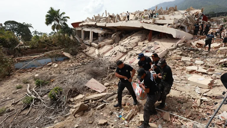 Venezuela after the earthquake: 1.2 million tons of debris and overcrowded cemeteries in Caracas