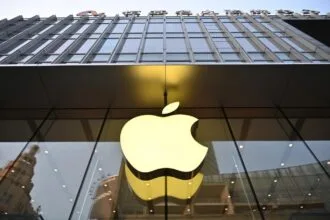 Apple is pressuring the Trump administration to allow the purchase of "banned" Chinese memory chips