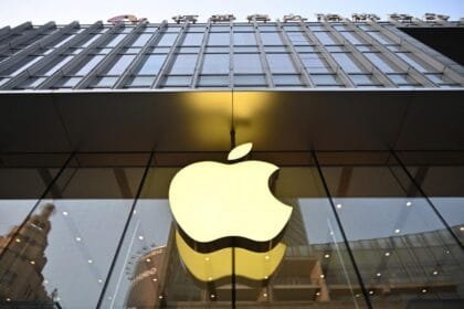Apple is pressuring the Trump administration to allow the purchase of "banned" Chinese memory chips
