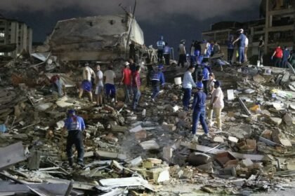 The death toll from the Venezuela earthquake has risen to 920, with more than 3,000 injured, as rescue operations continue