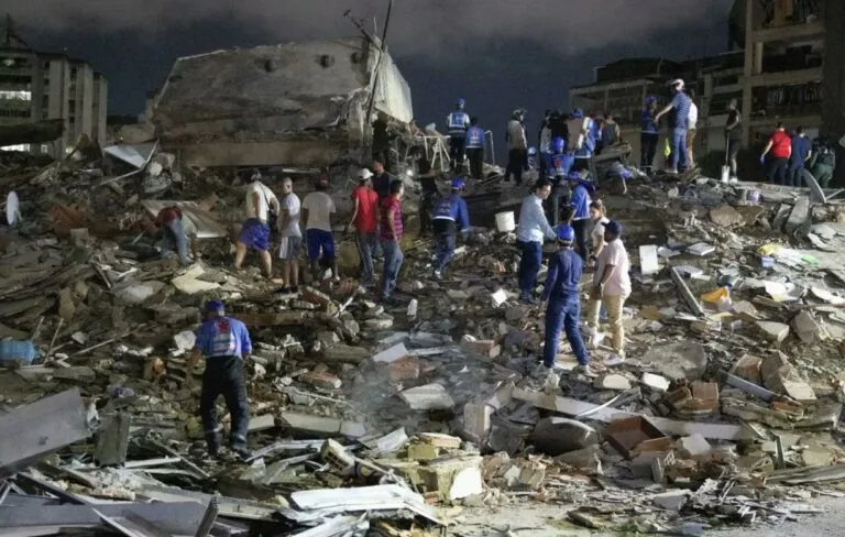 The death toll from the Venezuela earthquake has risen to 920, with more than 3,000 injured, as rescue operations continue