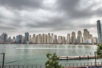طقس الإمارات.. أمطار متوقعة وحرارة تصل إلى 46 درجة