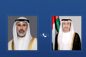 عبدالله بن زايد يبحث مع نظيره الكويتي تطورات المنطقة ويؤكد التضامن الكامل مع الكويت