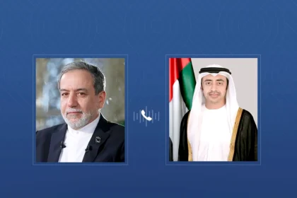 عبدالله بن زايد يبحث مع وزير الخارجية الإيراني تطورات المنطقة بعد الاتفاق الأمريكي الإيراني