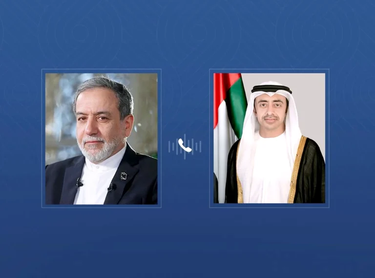 عبدالله بن زايد يبحث مع وزير الخارجية الإيراني تطورات المنطقة بعد الاتفاق الأمريكي الإيراني