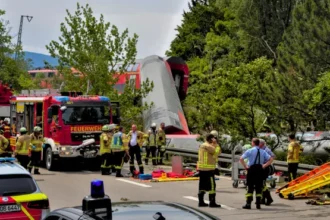 Horrific accident in Munich: Train falls off bridge, seriously injuring one person