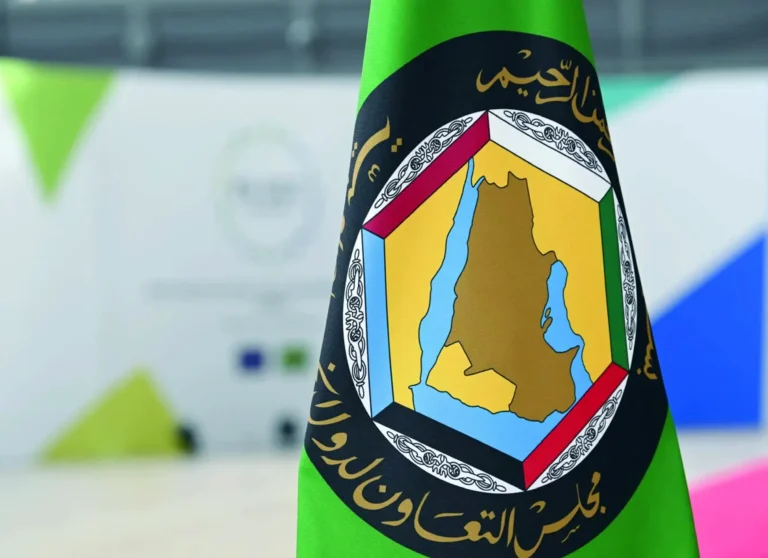 مجلس التعاون الخليجي يرحب بالخطة العُمانية لإجلاء البحارة من مضيق هرمز ويدين تهديدات الملاحة