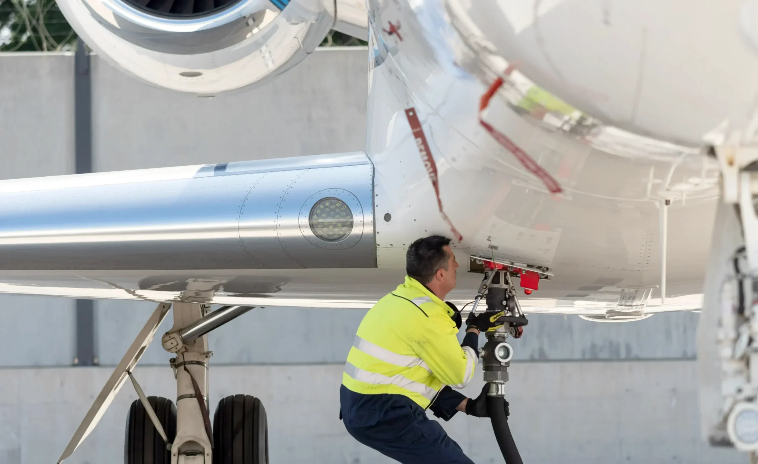 Moscow extends jet fuel export ban until end of November to stabilize domestic market