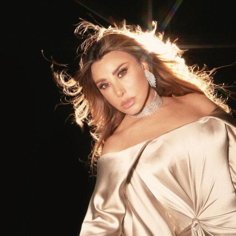 نجوى كرم تشوق جمهورها من داخل الاستوديو