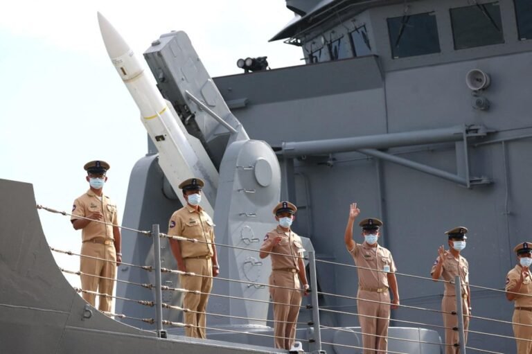 Taiwan detects 27 Chinese military vessels around the island and activates its missile systems