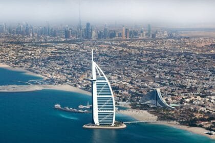 أبوظبي ودبي الأفضل على مستوى الشرق الأوسط في المعيشة 2026