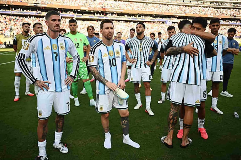 رئيس الأرجنتين يعلن عطلة رسمية في البدلاد احتفاءً بوصافة كأس العالم 2026