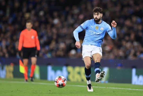 جفارديول لاعب مانشستر سيتي
