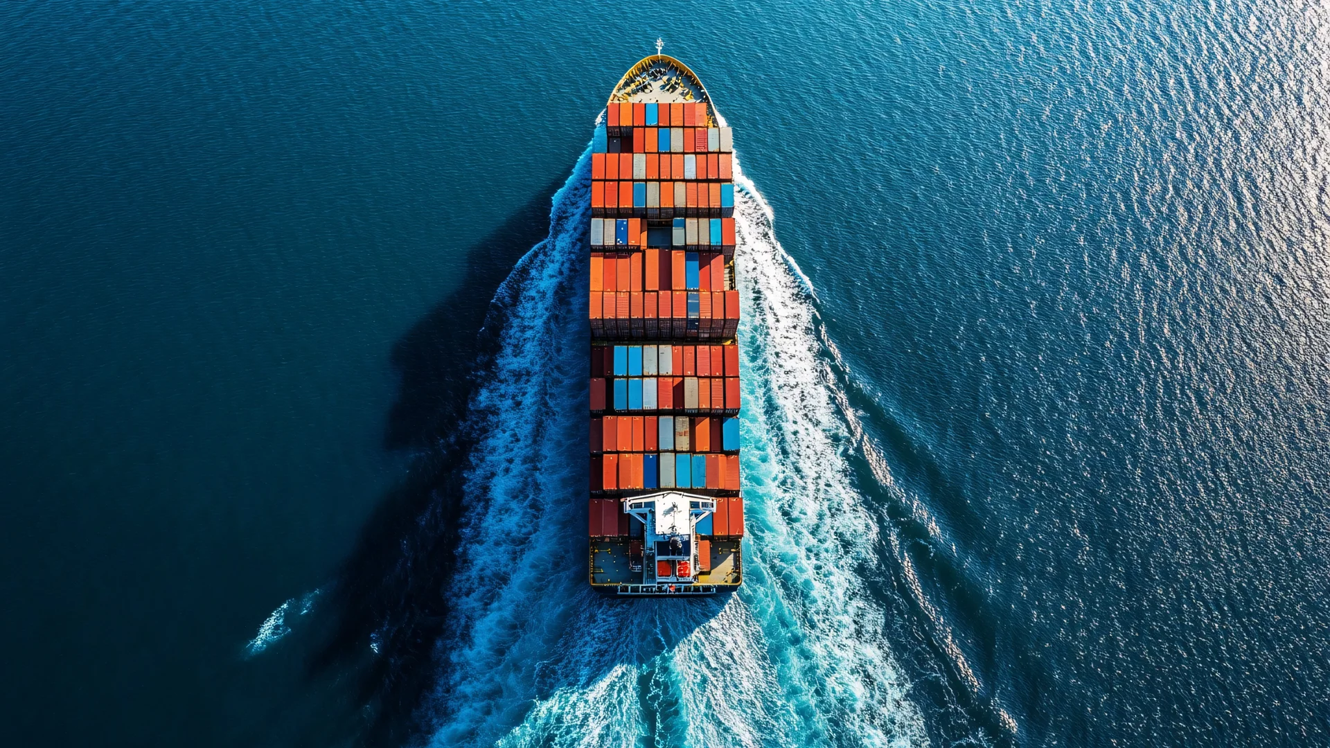 Insurance Companies Advise Suspending Navigation Through the Strait of Hormuz Amid Escalating Tensions
