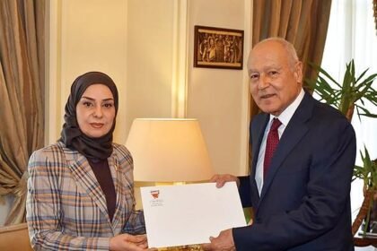 أبو الغيط وسفيرة البحرين يؤكدان أهمية توحيد الصف العربي وتعزيز التعاون المشترك