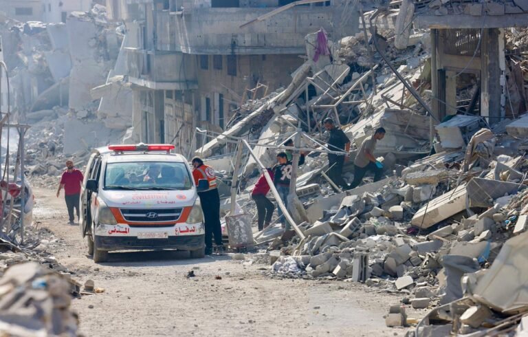 Fourteen Palestinians, including children and women, were injured in an Israeli bombing of the Gaza Strip
