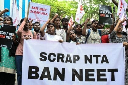 وزير التعليم الهندي دارمندرا برادان يقدم استقالته على خلفية احتجاجات أزمة امتحانات NEET