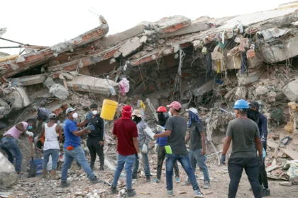 The death toll from the Venezuela earthquake has risen to 3,535 as rescue operations continue