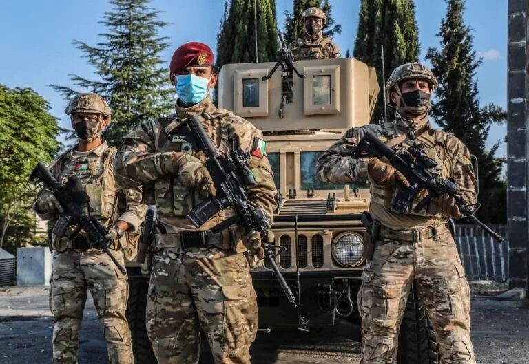 The Jordanian army thwarted an attempt to smuggle drugs via balloons early Sunday morning