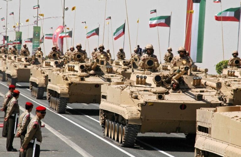 الكويت تعزز جاهزية دفاعاتها الجوية بعد التصدي لأهداف داخل المجال الجوي