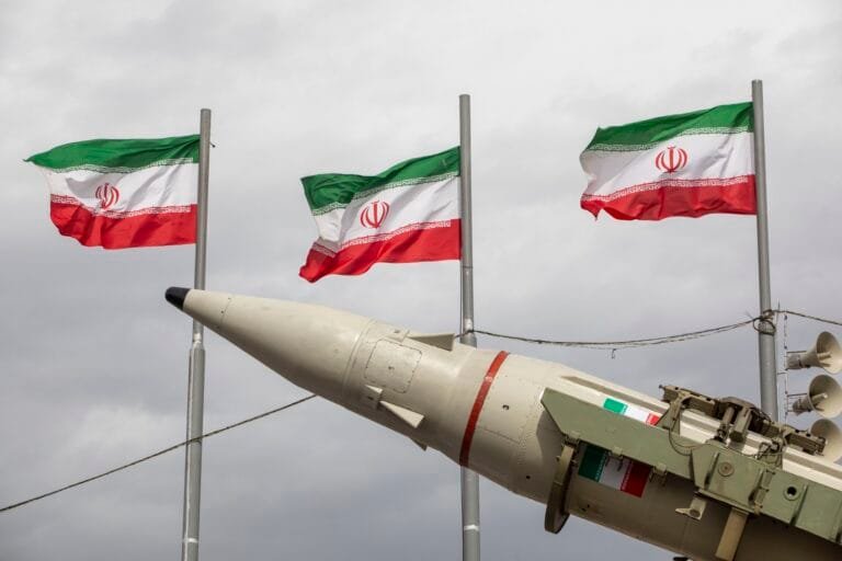 Iran's Revolutionary Guard announces closure of the Strait of Hormuz after targeting a commercial vessel