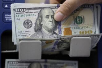 The dollar breaks the 51 Egyptian pound barrier in Egyptian banks... What's happening?