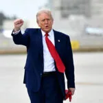 Trump threatens a large-scale military response against Iran amid uncertainty over the future of de-escalation