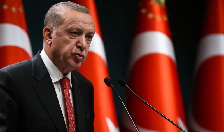 Erdogan confirms Türkiye's readiness to participate in removing mines from the Strait of Hormuz to ensure the safety of navigation