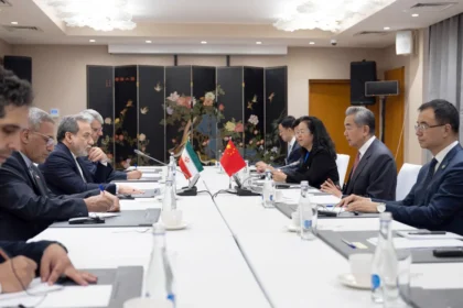 الصين تدفع نحو استئناف المفاوضات بين واشنطن وطهران وسط تحركات دبلوماسية جديدة