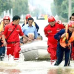 China faces a climate disaster: 17 dead, hundreds injured, and more than 130,000 evacuated
