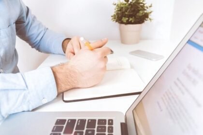 طلب مرتفع على الحلول والأنظمة.. الإمارات بيئة تشغيل مستقرة ومثالية للعمل عن بعد