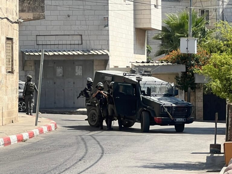 حملة اعتقالات واسعة بالضفة الغربية وإجراءات استيطانية جديدة بأمر من نتنياهو