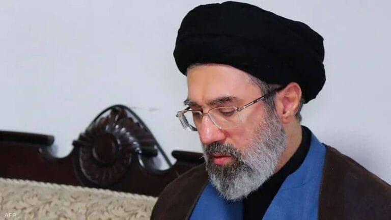 تفاصيل جديدة حول الوضع الصحي للمرشد الإيراني مجتبى خامنئي وغيابه العلني