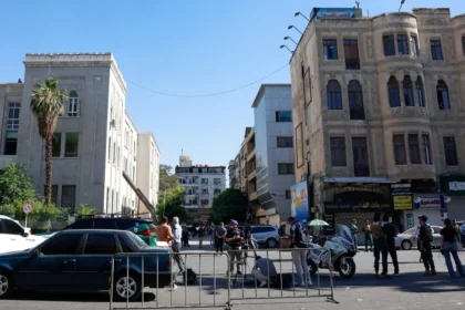 عاجل - سوريا: انفجارات تهز دمشق قرب مقر إقامة ماكرون