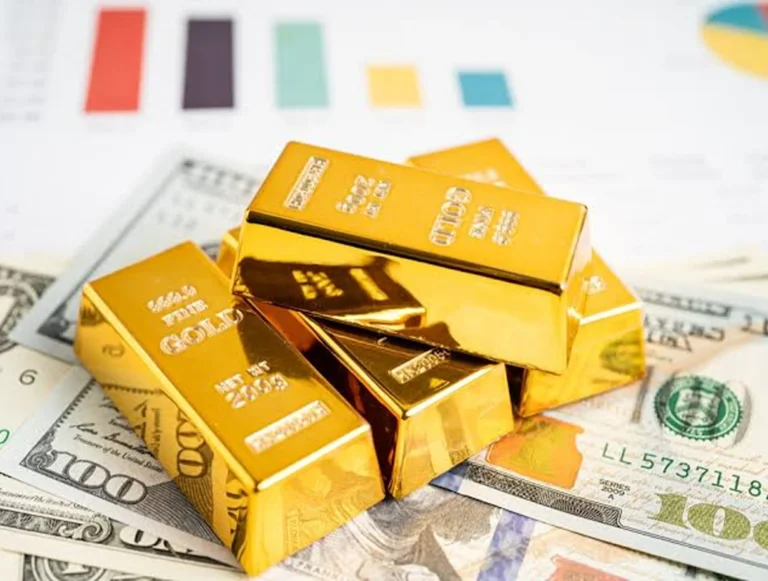 Gold fell near $4,000 an ounce as oil prices rose and inflation fears intensified
