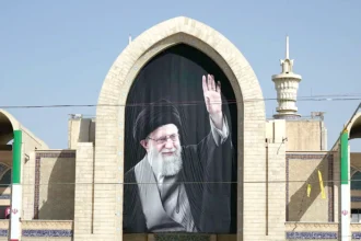 تشييع خامنئي يبدأ في طهران وسط إجراءات أمنية مشددة ومراسم تستمر أسبوعًا