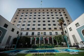 الجامعة العربية تجدد دعمها للأونروا وتطالب بتحرك دولي عاجل لإنقاذها مالياً
