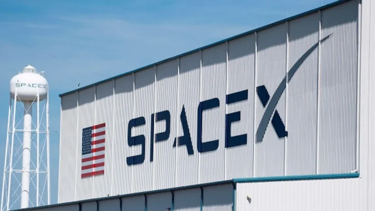 Goodbye to sunlight? SpaceX tests the future of energy in Earth orbit