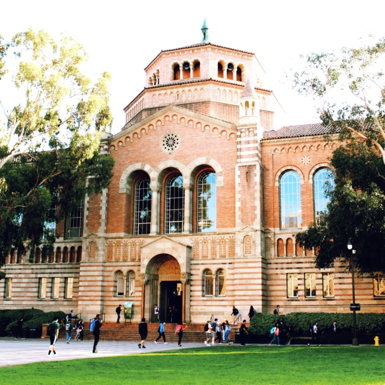 سرقة كنوز ثقافية صينية نادرة من مكتبة جامعة كاليفورنياUCLA
