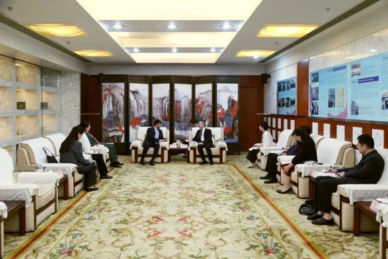 Dubai Chambers discusses strengthening trade and investment relations with the Shanghai Federation of Industry and Commerce