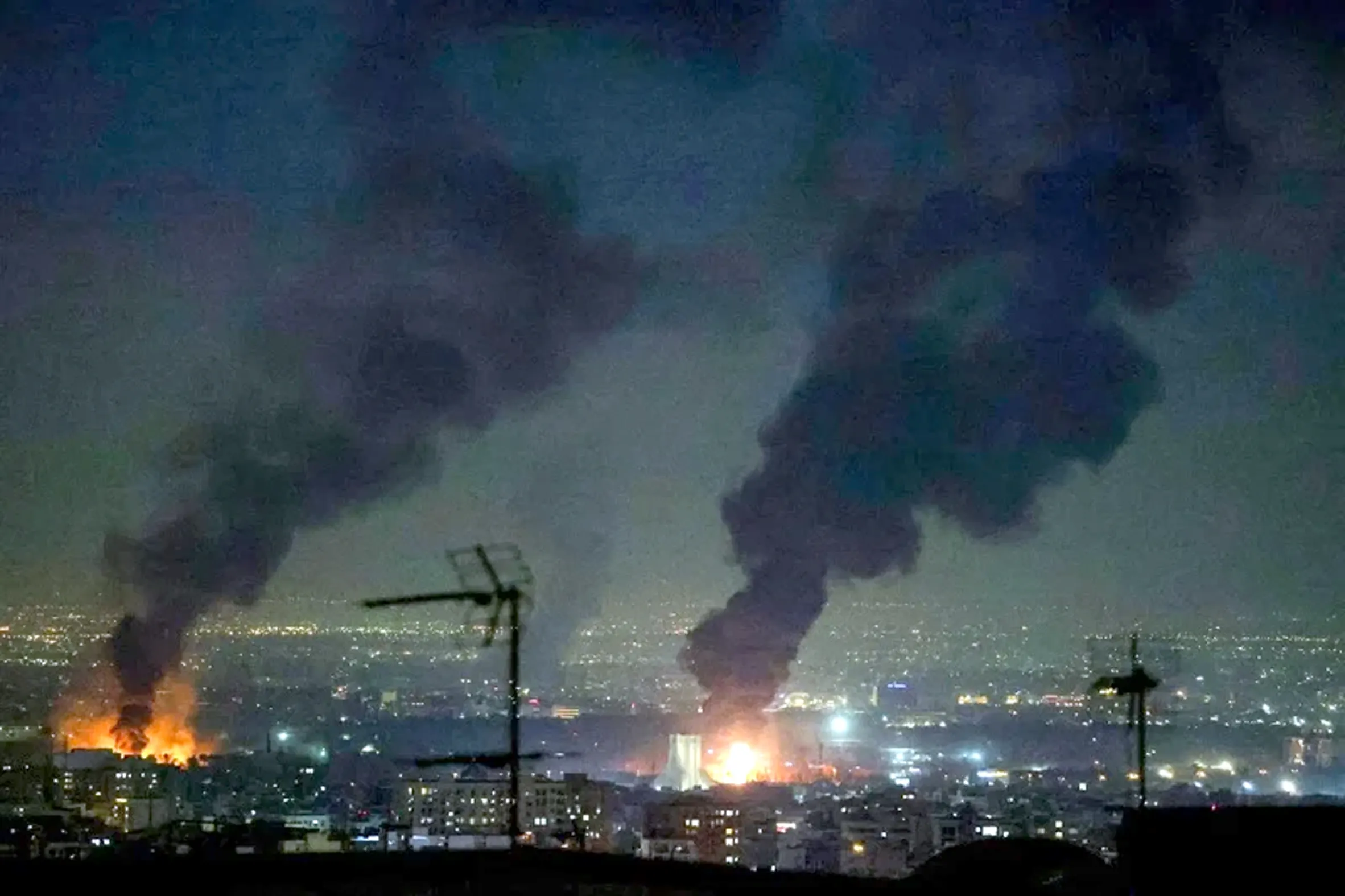 Breaking | Explosions rock the Iranian city of Yazd amid mystery surrounding the causes