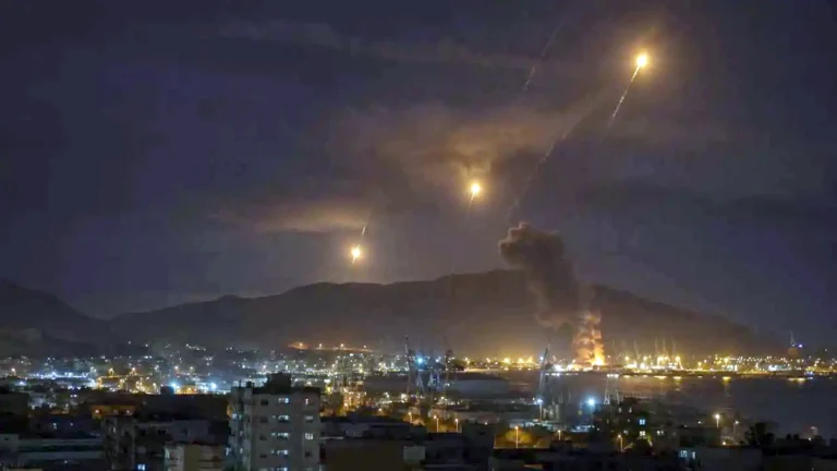 Breaking | Iran activates air defenses in Bandar Abbas after explosions heard