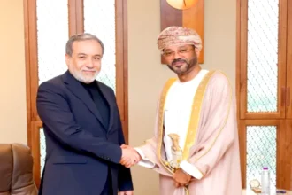 عمان وإيران تتفقان على مواصلة المحادثات الفنية والسياسية بشأن الملاحة في مضيق هرمز