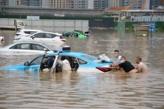 Storms and floods sweep through central China, killing 8 people