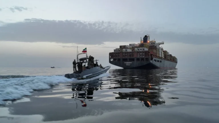 Washington rules out imposing shipping fees in the Strait of Hormuz; US affirms continued freedom of navigation