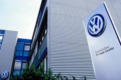 Volkswagen sticks to its rescue plan; management rules out factory closures despite pressure