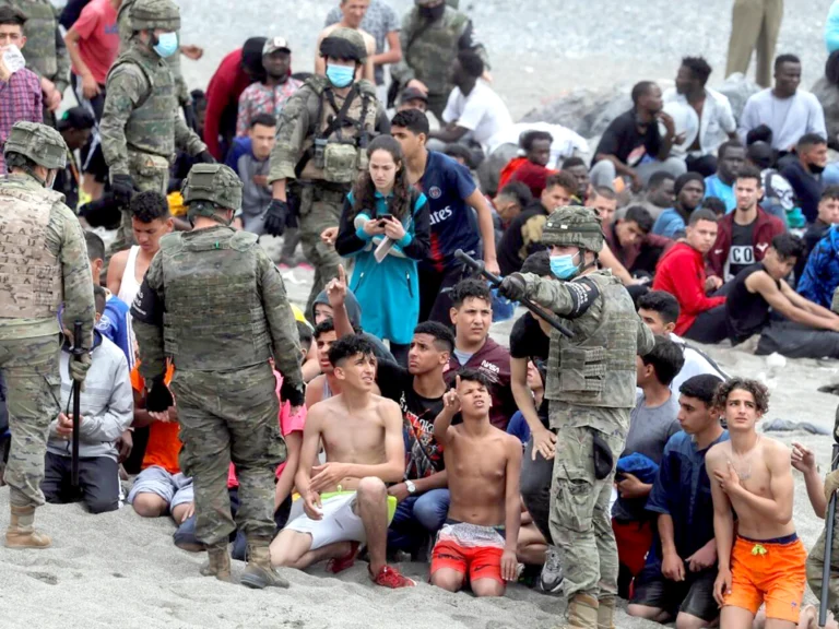 Tragedy on the Ceuta border: 9 dead and Spain reinforces its forces after a surge in migration attempts
