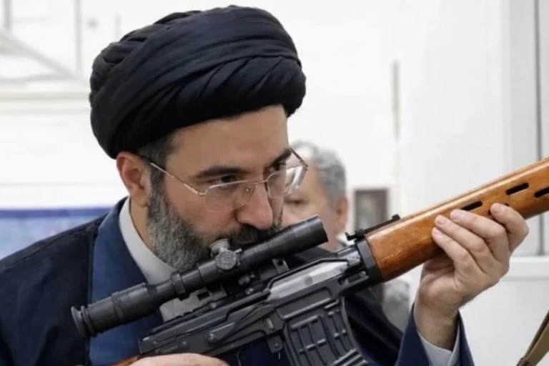 Mojtaba Khamenei emerges with sharp messages amid escalating tensions with the United States