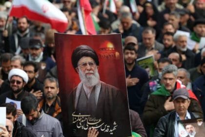 طهران تحذر واشنطن وإسرائيل من "سوء تقدير" خلال مراسم تشييع علي خامنئي