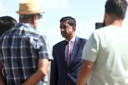 Israeli settlers detain a US congressman during a visit to the West Bank, and the army intervenes to end the incident